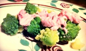 Broccoli e maionese rosa